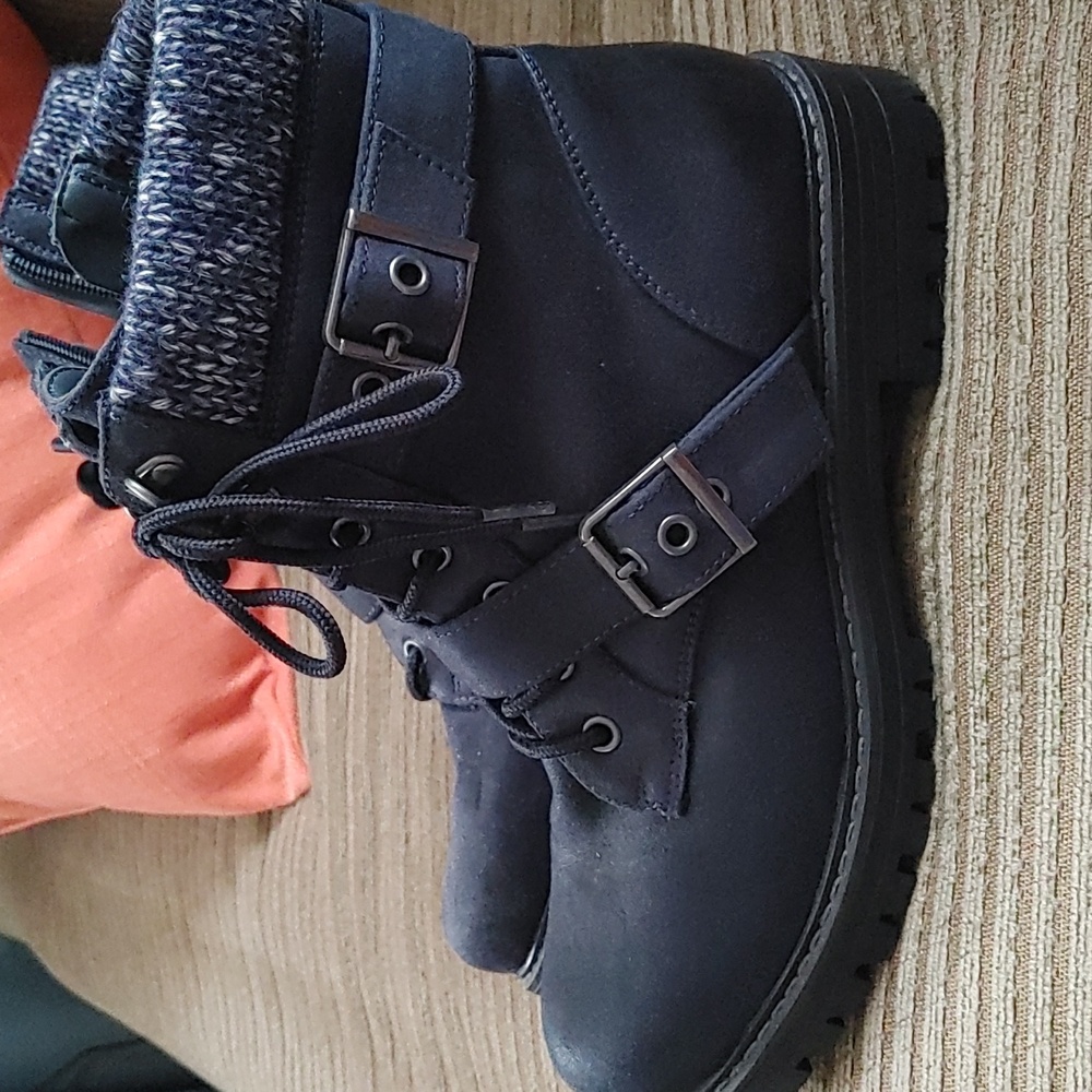 Cliffs by White Mountain Boots